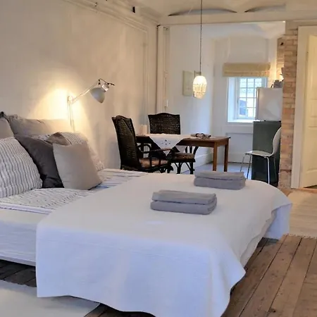 Store Ejlstrup Bed & Breakfast *