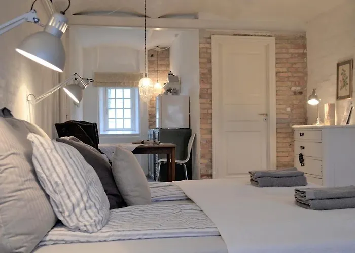 Store Ejlstrup Bed & Breakfast Odense